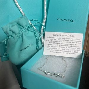 Tiffany & Co Sterling Silver Olive Leaf Vine Bracelet little blue box valentines
